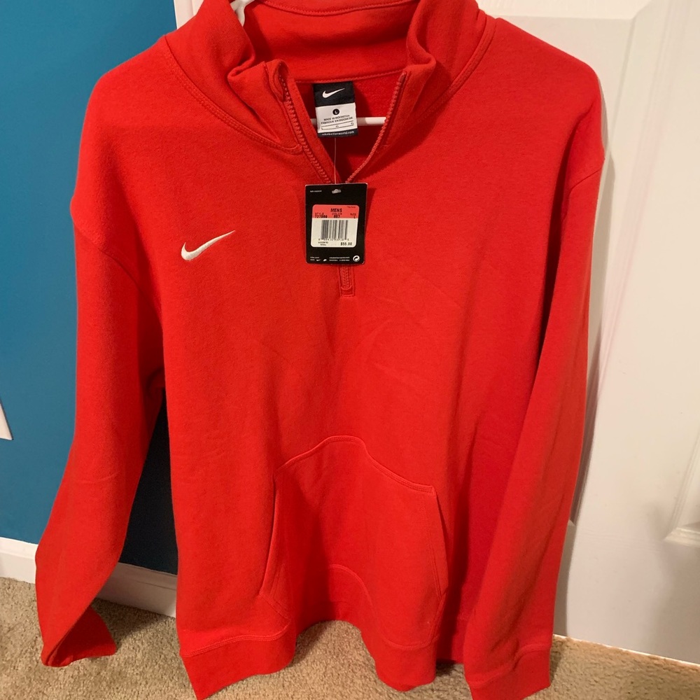 NIKE red 1/4 zip